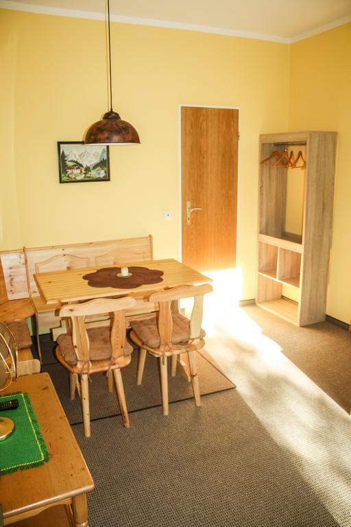Landgasthof Zur Quelle Seeshaupt Buitenkant foto