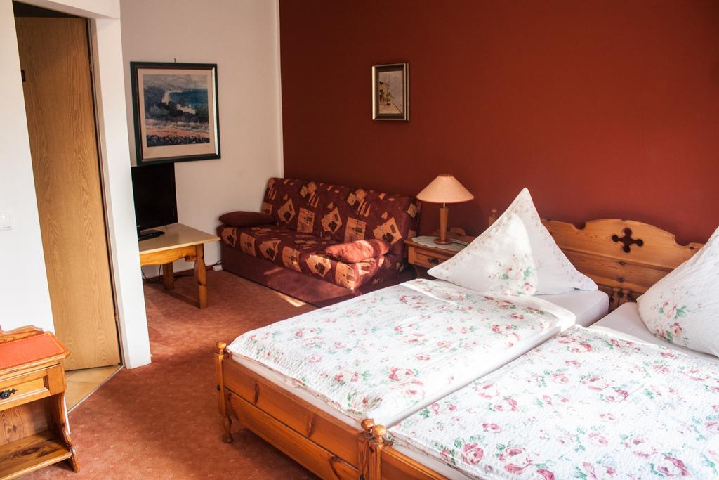 Landgasthof Zur Quelle Seeshaupt Buitenkant foto