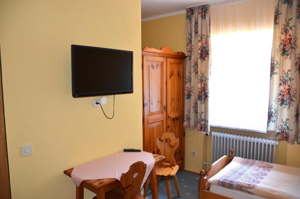 Landgasthof Zur Quelle Seeshaupt Kamer foto